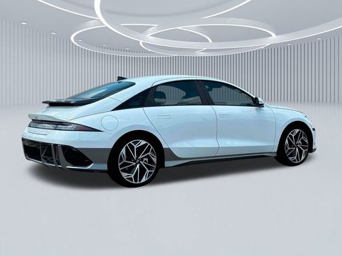 New 2025 Hyundai Ioniq 6 SEL image 8