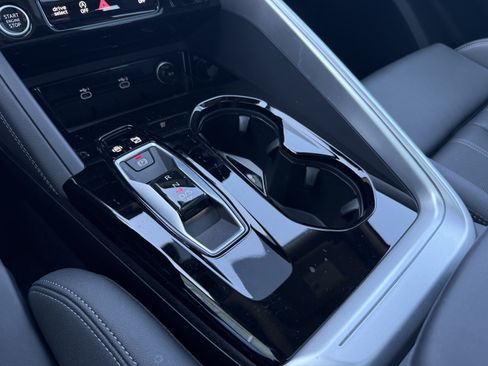 Certified 2025 Audi Q5 Premium Plus w/ Premium Plus AWD/4WD image 8