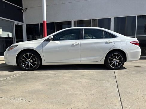 Used 2017 Toyota Camry XSE w/ Moonroof Package image 7