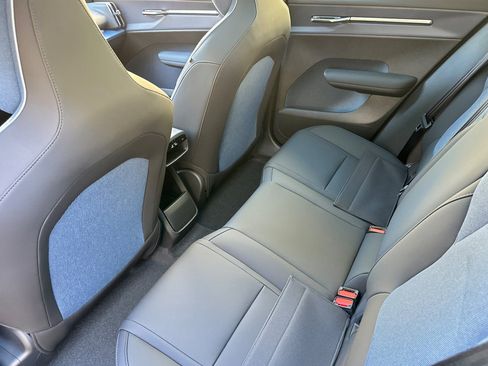 New 2025 Volvo EX30 Plus w/ Protection Package Premier image 11