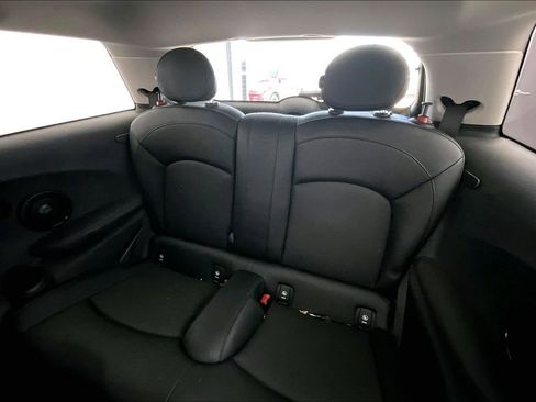 Used 2016 MINI Cooper 2-Door Hardtop image 31