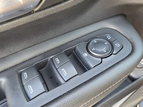 Used 2024 GMC Terrain SLT AWD/4WD image 29