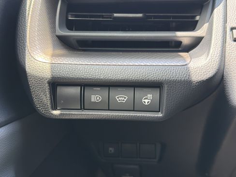 Used 2025 Toyota Prius XLE FWD image 13