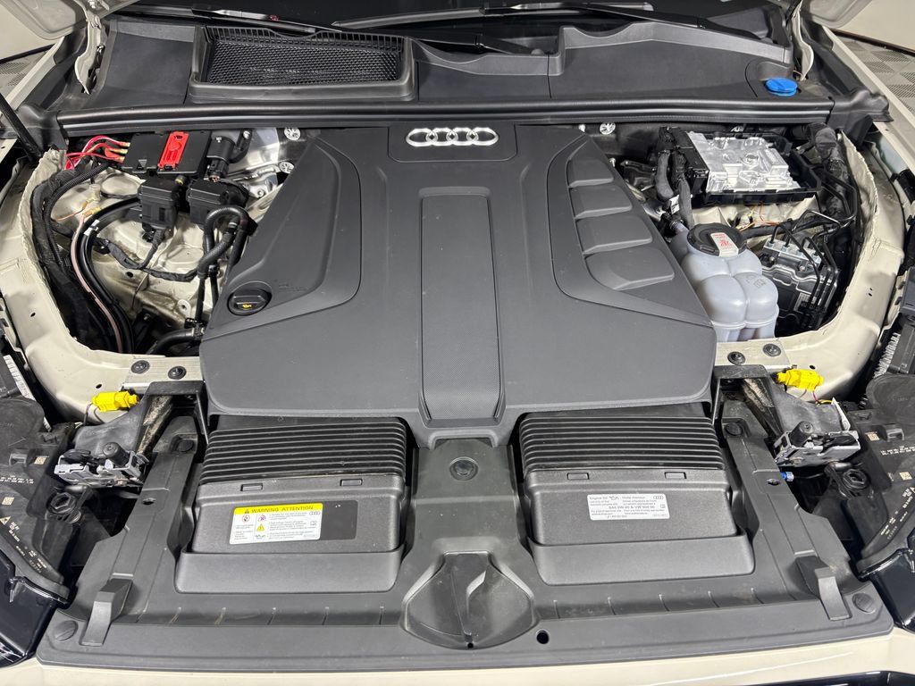 Used 2023 Audi Q7 2.0T Premium Plus w/ Premium Plus Package AWD/4WD image 21