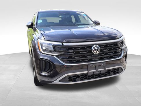 Used 2025 Volkswagen Atlas Cross Sport SE FWD image 9