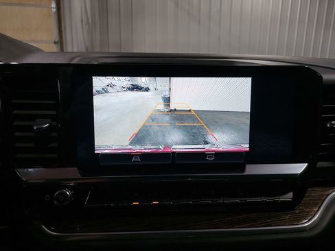 Used 2023 GMC Sierra 1500 Elevation image 24