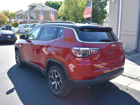 Used 2025 Jeep Compass Limited AWD/4WD image 8