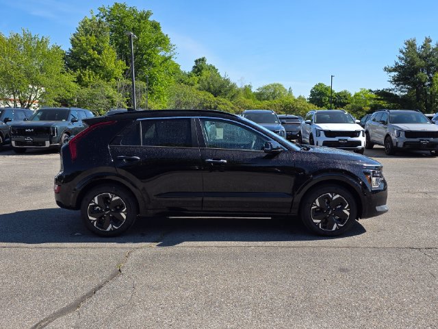 New 2026 Kia Niro Wave w/ Wave Preserve Package FWD image 8