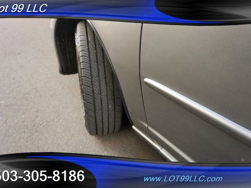 Used 2005 Honda Civic Hybrid Sedan image 4