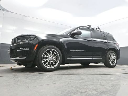 Used 2023 Jeep Grand Cherokee Summit AWD/4WD image 38