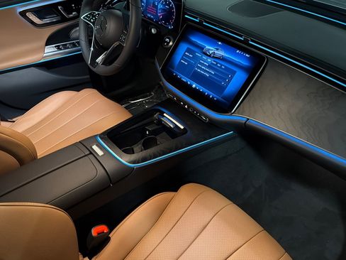 New 2026 Mercedes-Benz E 450 4MATIC Sedan image 14