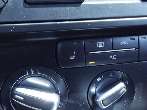 Used 2012 Volkswagen Jetta SE FWD image 23