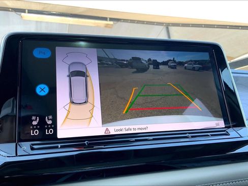 New 2026 Volkswagen Atlas SE FWD image 18