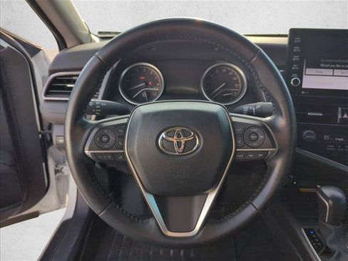 Used 2022 Toyota Camry XLE FWD image 14