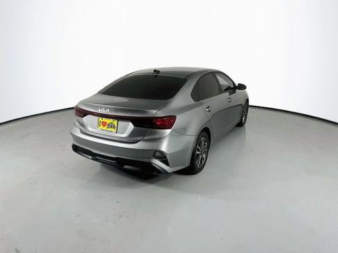 Used 2024 Kia Forte LXS FWD image 9