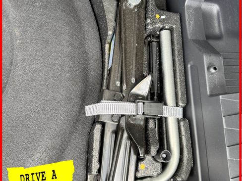 Used 2024 Volkswagen Atlas SE image 7