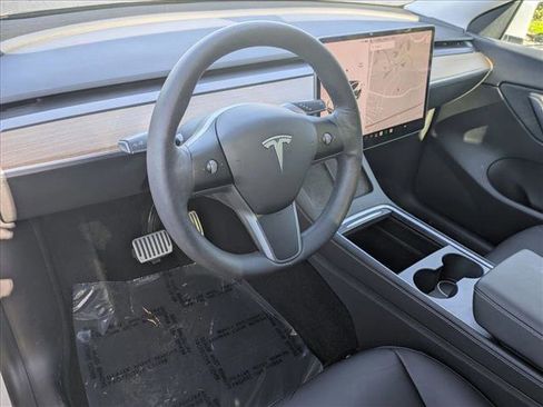 Used 2021 Tesla Model Y Long Range AWD/4WD image 10