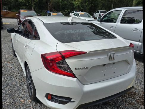Used 2017 Honda Civic EX-T image 9