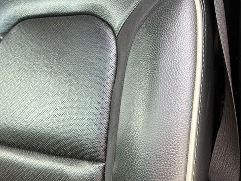 Used 2019 RAM 1500 Laramie AWD/4WD image 17