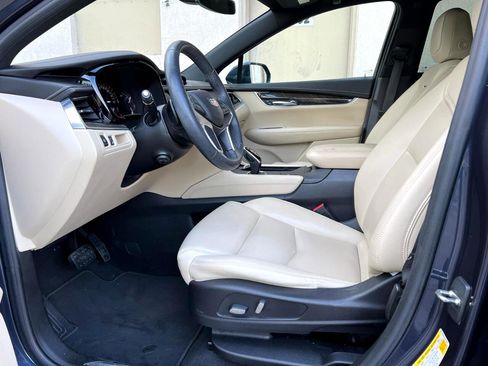 Used 2018 Cadillac XT5 FWD image 26