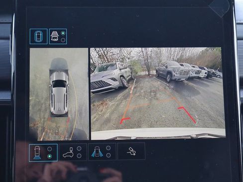 New 2026 GMC Acadia AT4 w/ Luxury Package AWD/4WD image 16