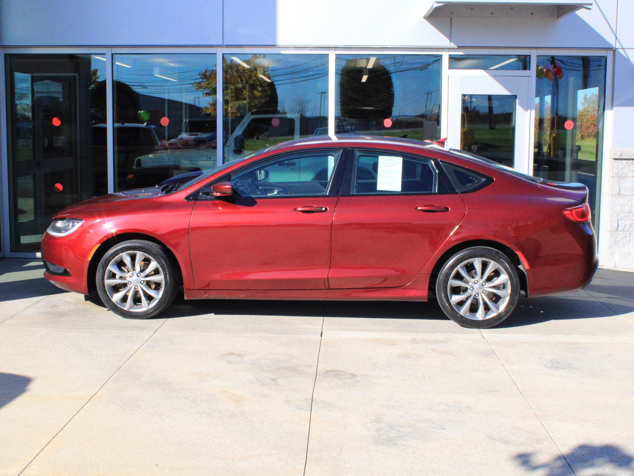 Used 2016 Chrysler 200 S w/ Comfort Group FWD image 5