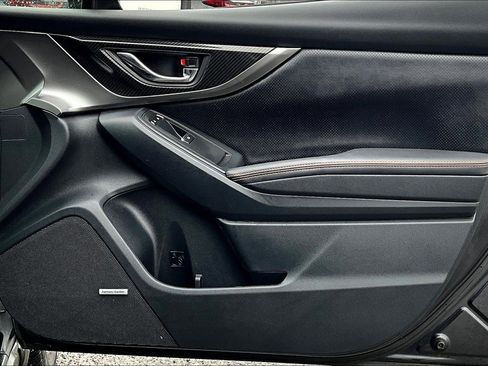 Used 2018 Subaru Crosstrek 2.0i Limited image 19