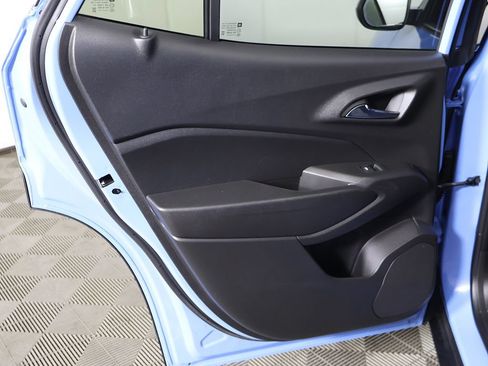Used 2024 Chevrolet Trax RS w/ Sunroof Package FWD image 26