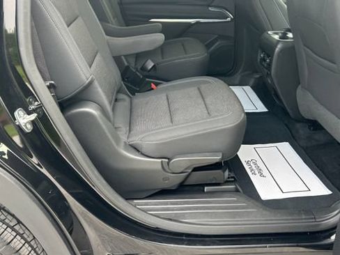 Used 2025 Chevrolet Traverse LT w/ Driver Confidence Package AWD/4WD image 31