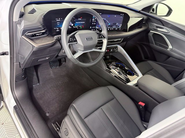 Certified 2025 Audi Q5 Premium w/ Convenience Package AWD/4WD image 10