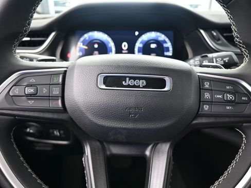 Used 2024 Jeep Grand Cherokee Laredo w/ Trailer Tow Package image 25