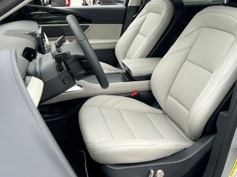 New 2026 Lincoln Nautilus Premier image 16