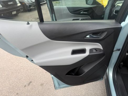 Used 2022 Chevrolet Equinox LT FWD image 23