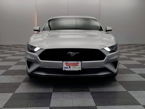 Used 2018 Ford Mustang Coupe image 4