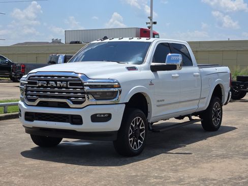 Used 2025 RAM 2500 Limited AWD/4WD image 10