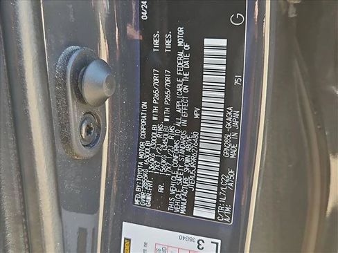 Used 2024 Toyota 4Runner TRD Off-Road Premium AWD/4WD image 18