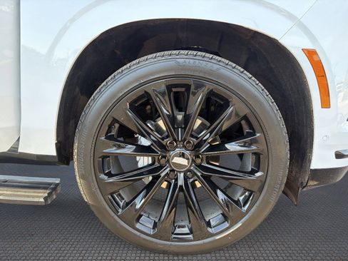 Certified 2026 Cadillac Escalade ESV Sport w/ LPO, ONYX Package AWD/4WD image 10