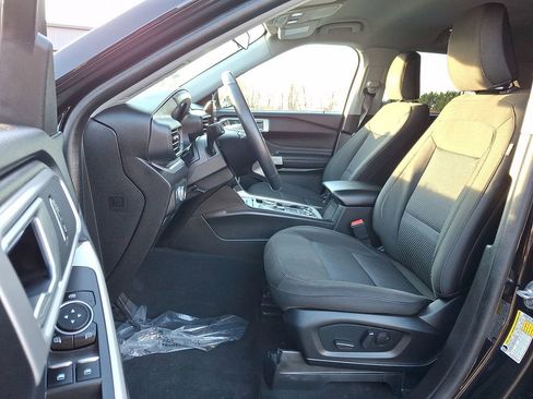 Certified 2022 Ford Explorer XLT w/ Class IV Trailer Tow Package image 14