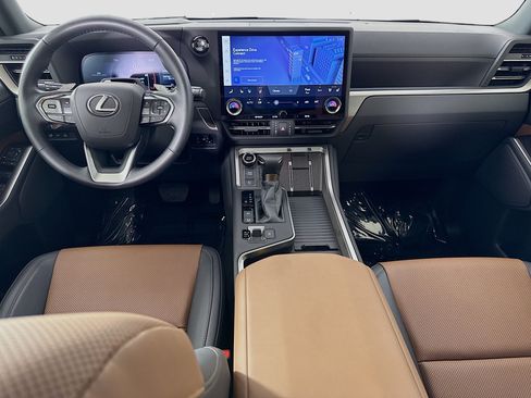 Used 2025 Lexus GX 550 w/ Cold Area Package AWD/4WD image 24