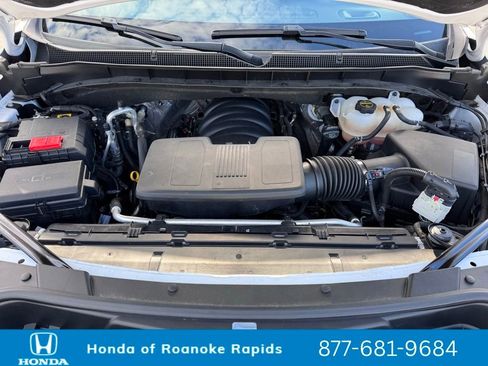 Used 2024 Chevrolet Suburban Premier image 8