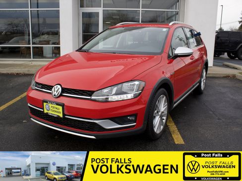 Used 2019 Volkswagen Golf Alltrack SE image 1