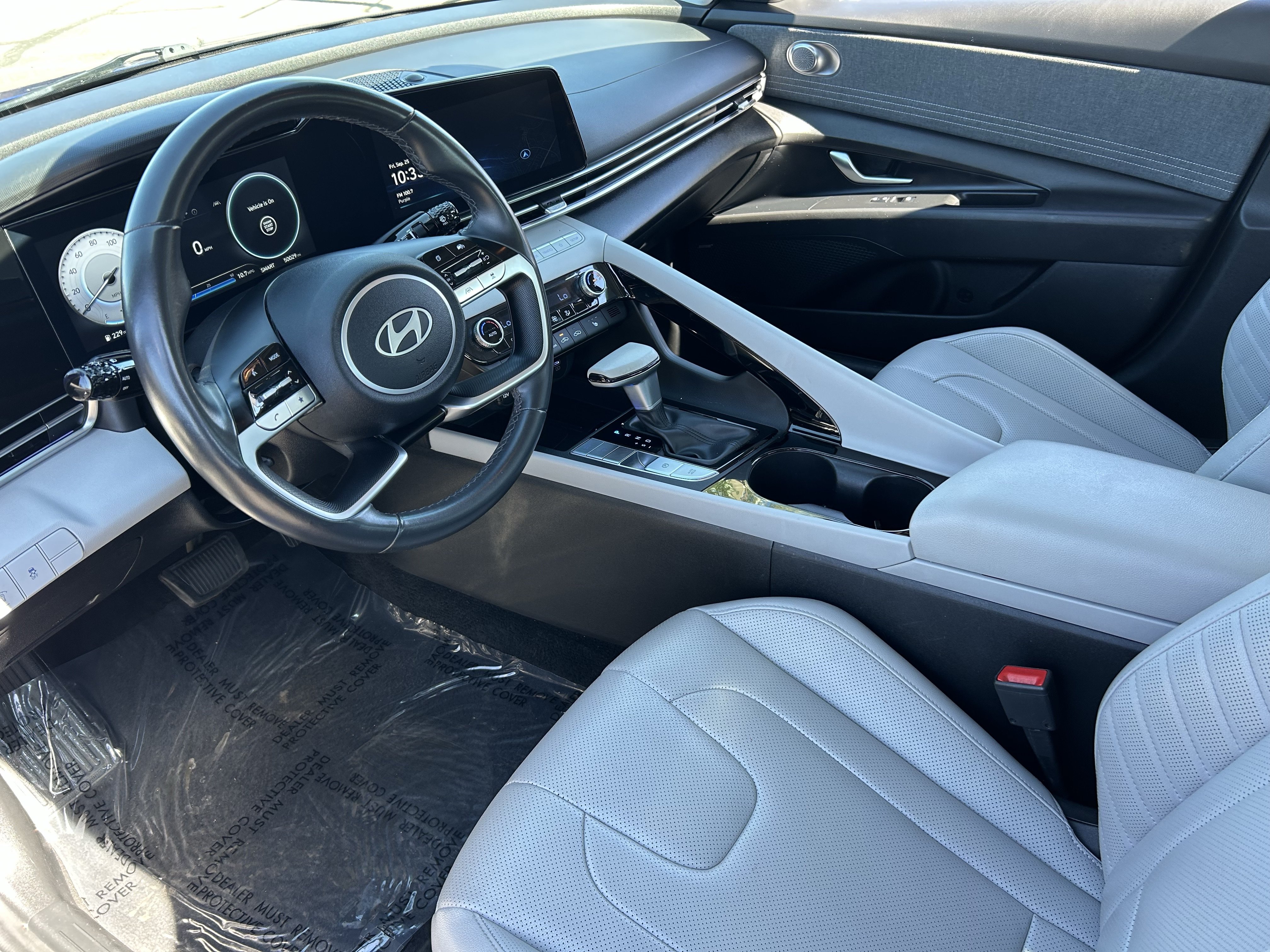 Used 2025 Hyundai Elantra Limited FWD image 17