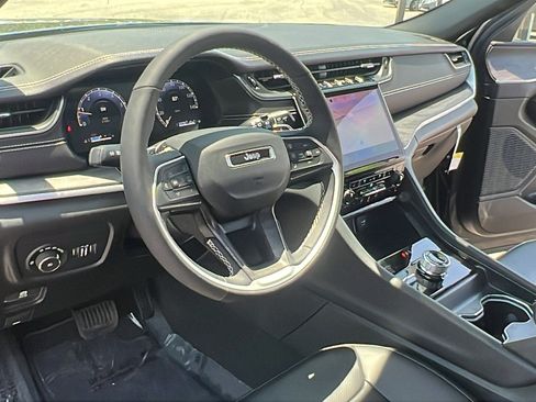 New 2025 Jeep Grand Cherokee L Limited w/ Luxury Tech Group II image 14