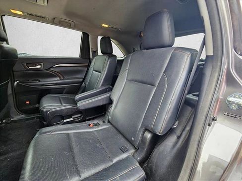 Used 2014 Toyota Highlander Limited image 12