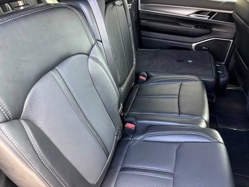 Used 2024 Jeep Wagoneer Series II AWD/4WD image 19