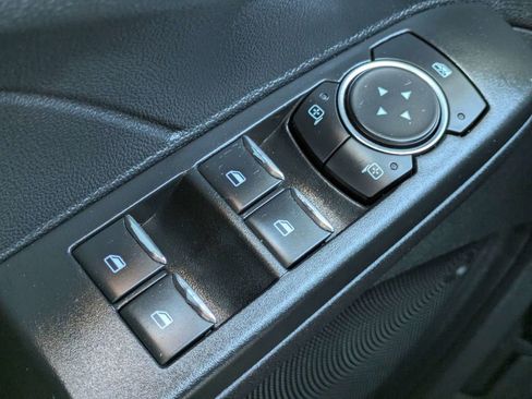 Used 2022 Ford Escape SE FWD image 23