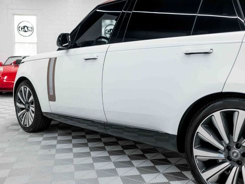 Used 2024 Land Rover Range Rover SV image 28