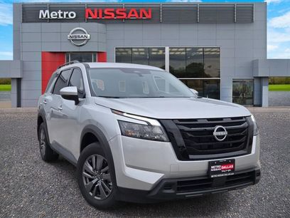 New 2025 Nissan Pathfinder SV