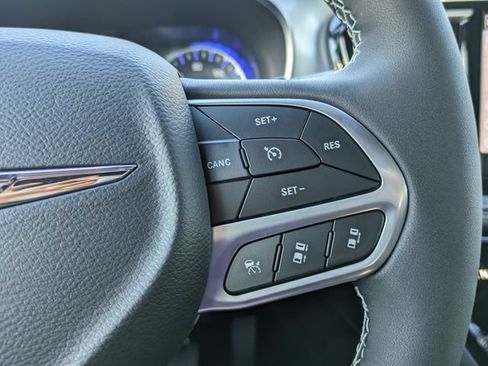 New 2026 Chrysler Pacifica Select FWD image 26