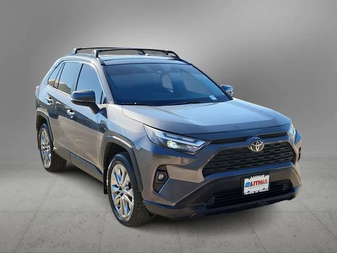 Used 2023 Toyota RAV4 XLE Premium image 2